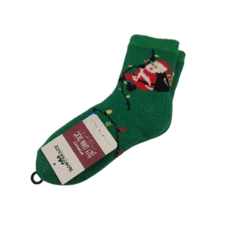 Northeast Outfitters Women's Size 5 - 10 Cozy Cabin Socks Green Christmas Santa